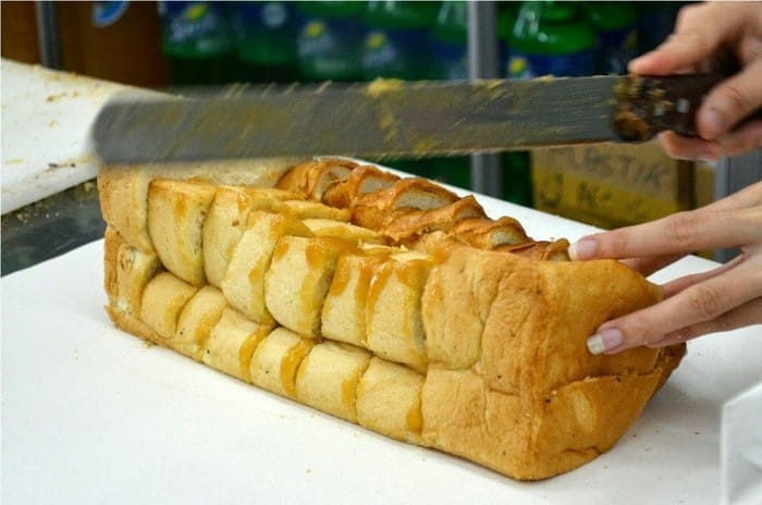 Merayakan Tahun Baru dengan Roti Ganda Khas Pematangsiantar