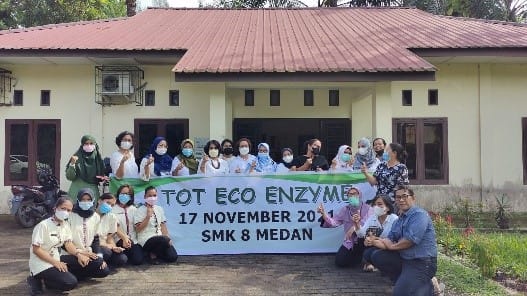 Selamatkan Bumi dengan TOT Eco Enzyme University of Sumatera Utara