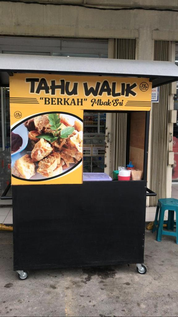 Pengaruh Strategi Pemasaran "Marketing Mix" Terhadap UMKM Tahu Walik