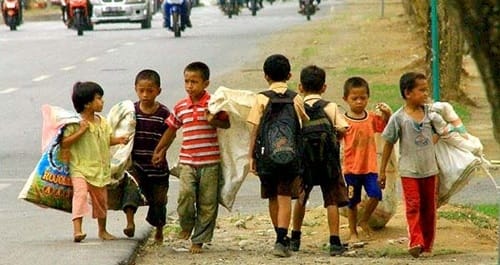 Pekerja Anak atau Anak yang Bekerja?