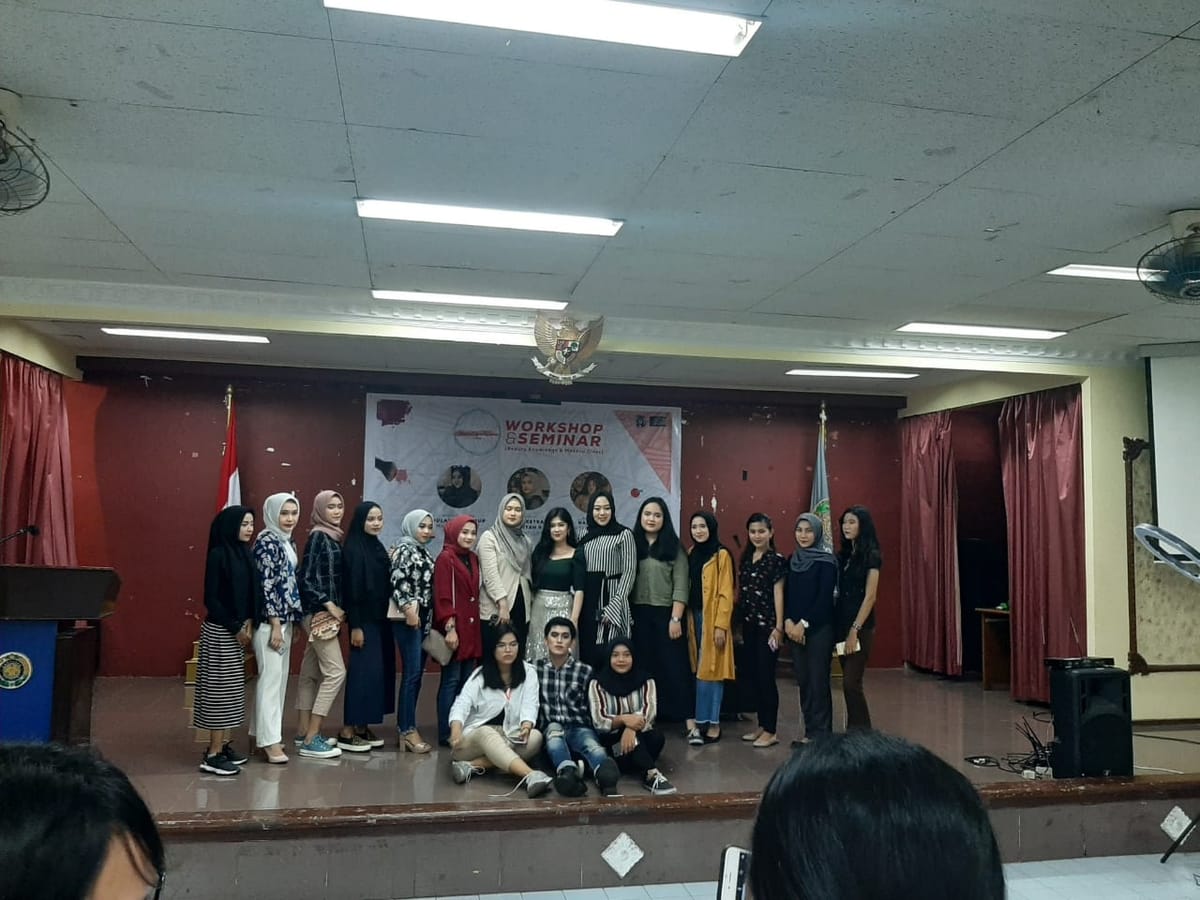 BEAUTY KNOWLEDGE AND MAKE UP CLASS  TINGKATKAN MOTIVASI WIRAUSAHA