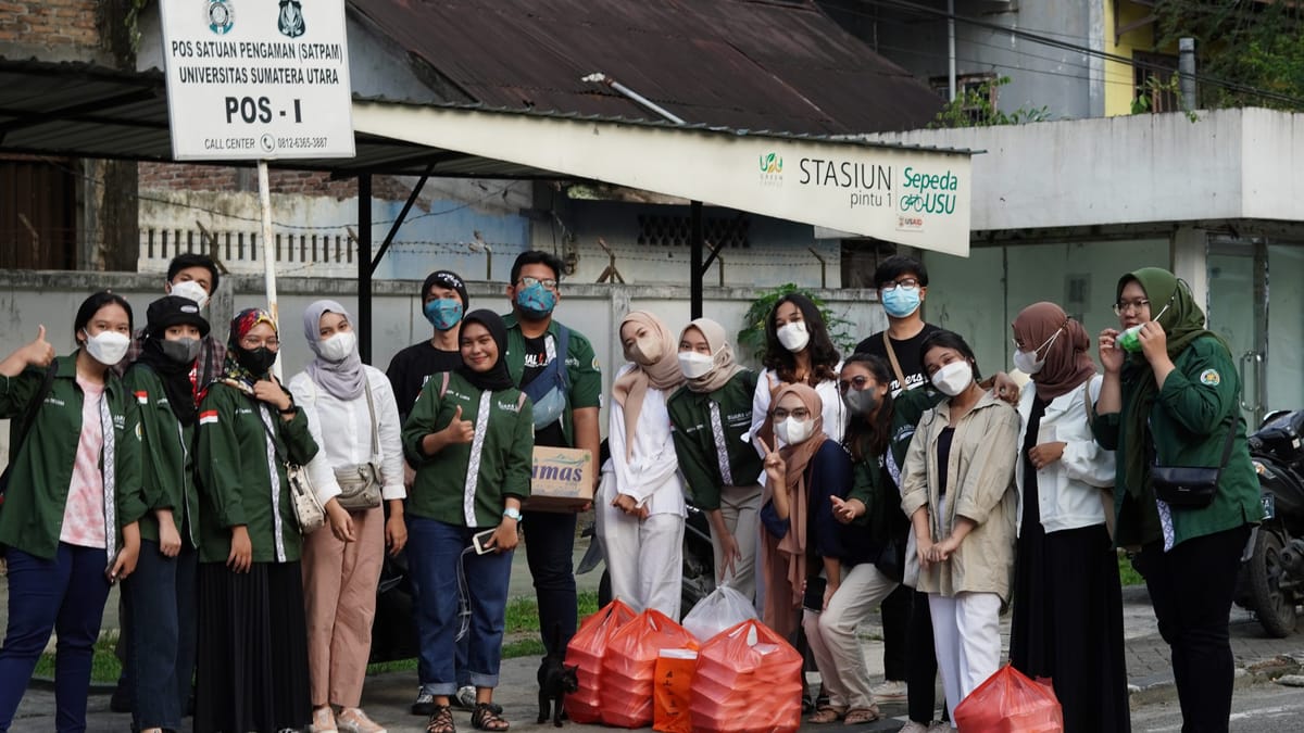 Suara USU Berbagi Takjil, Tumbuhkan Semangat Berbagi di Tengah Ramadhan