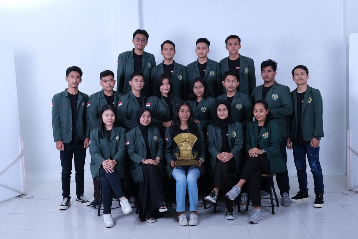 KPS FH USU Berhasil Bawa Pulang Piala Runner Up II Pada Kompetisi NMCC AHT II Universitas Lampung