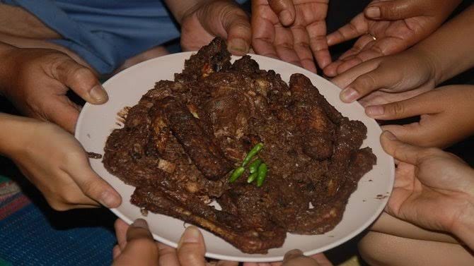 Dayok Binatur: Kuliner Yang Berisikan Harapan Khas Simalungun