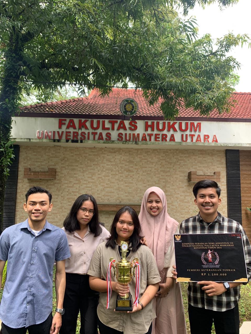 Tim USU II FH USU Raih Juara pada Kompetisi Peradilan Semu Konstitusi VII Tingkat Nasional