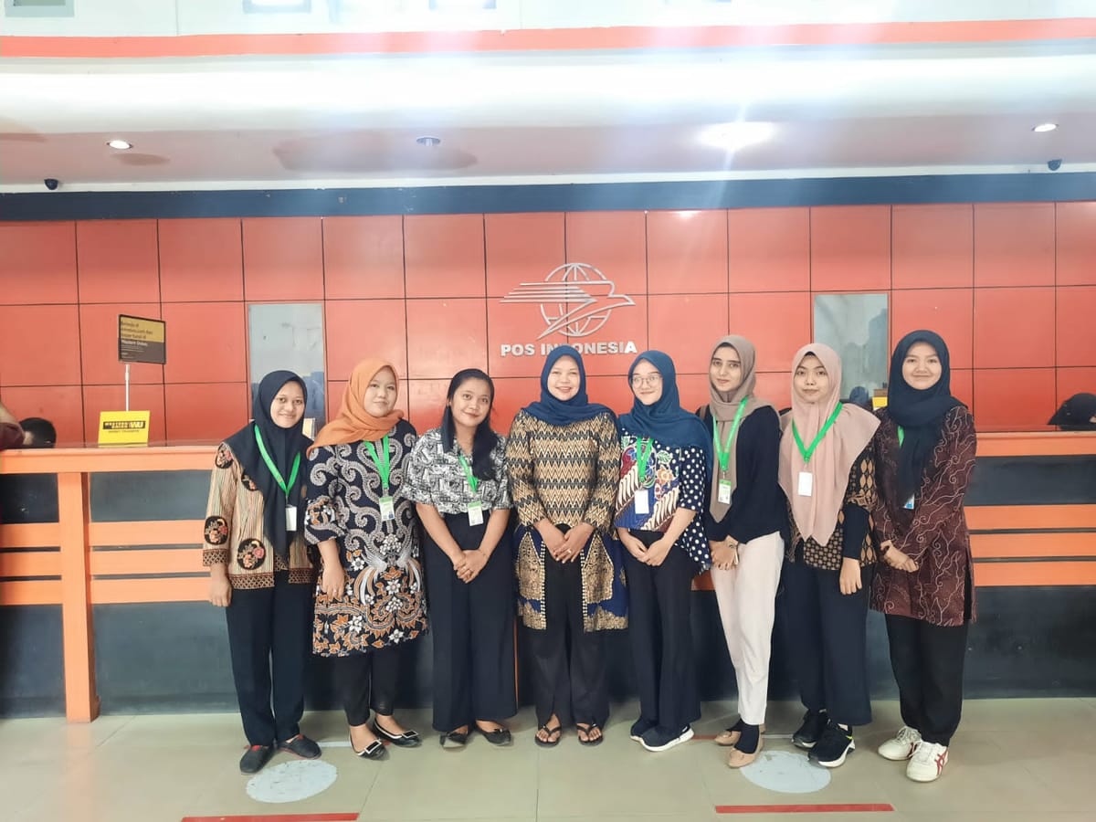Strategi PT Pos Indonesia dalam Memenangkan Persaingan dengan Meningkatkan Pelayanan dan Penerapan Teknologi pada Kantor Cabang Utama Medan 20000