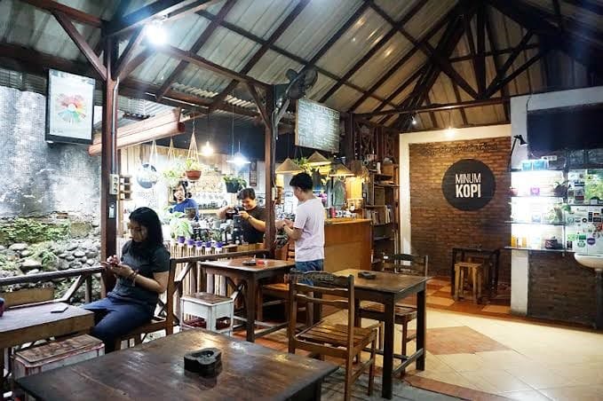 Kelompok Magang Administrasi Bisnis 2018 Adakan Kunjungan ke Koperasi Pertanian Indonesia Unit Usaha Minum Kopi Medan