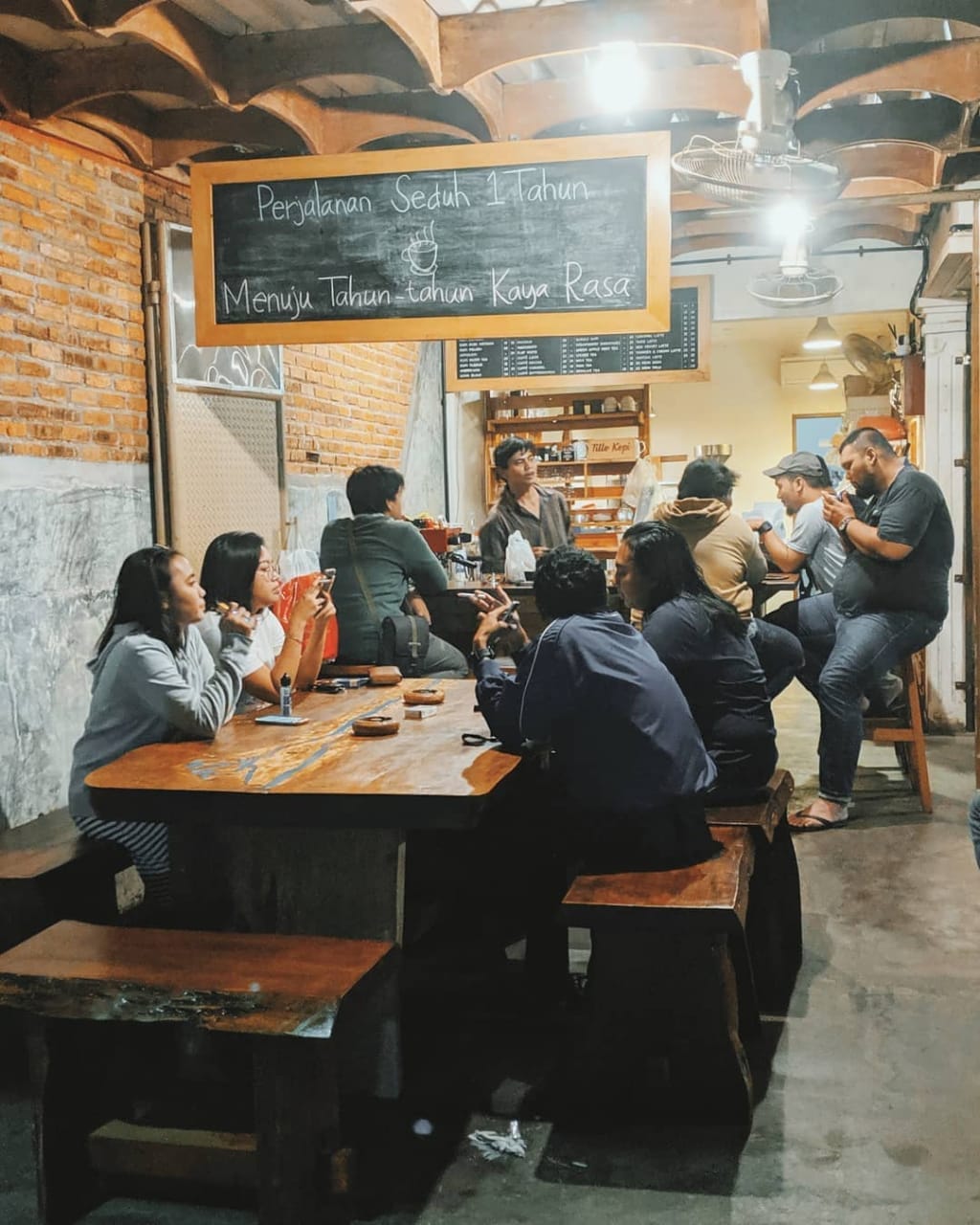 Antara Ngopi , Diskusi Atau Mabar PUBG? Tren Nongkrong Mahasiswa Zaman Now