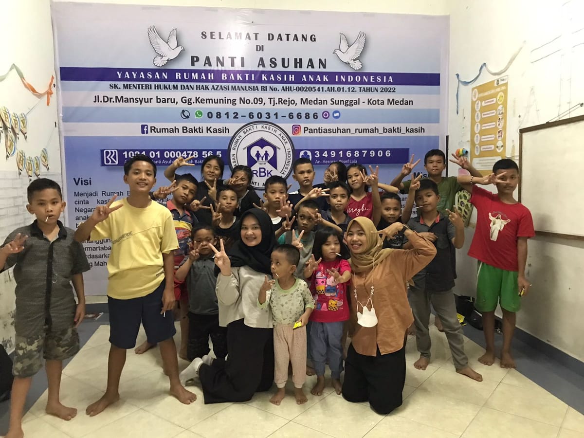 Upaya Meningkatkan Kemampuan Belajar Bahasa Inggris Pada Anak di Panti Asuhan  Yayasan Rumah Bakti Kasih Anak Indonesia Bersama Mahasiswa Kesejahteraan Sosial FISIP USU