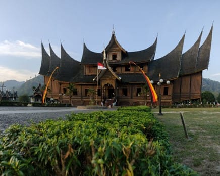 Istano Basa Pagaruyung, Istana Megah Di Ranah Minang