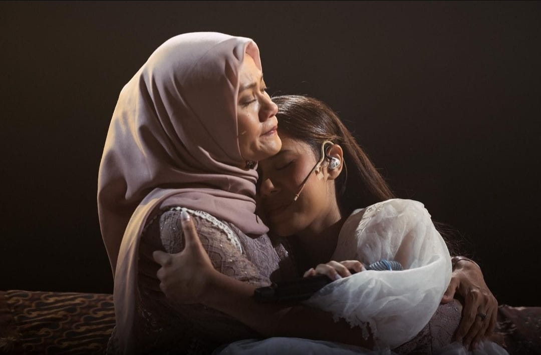 Konser Selamat Ulang Tahun Nadin Amizah Semi Teater, Magis dan Emosional!