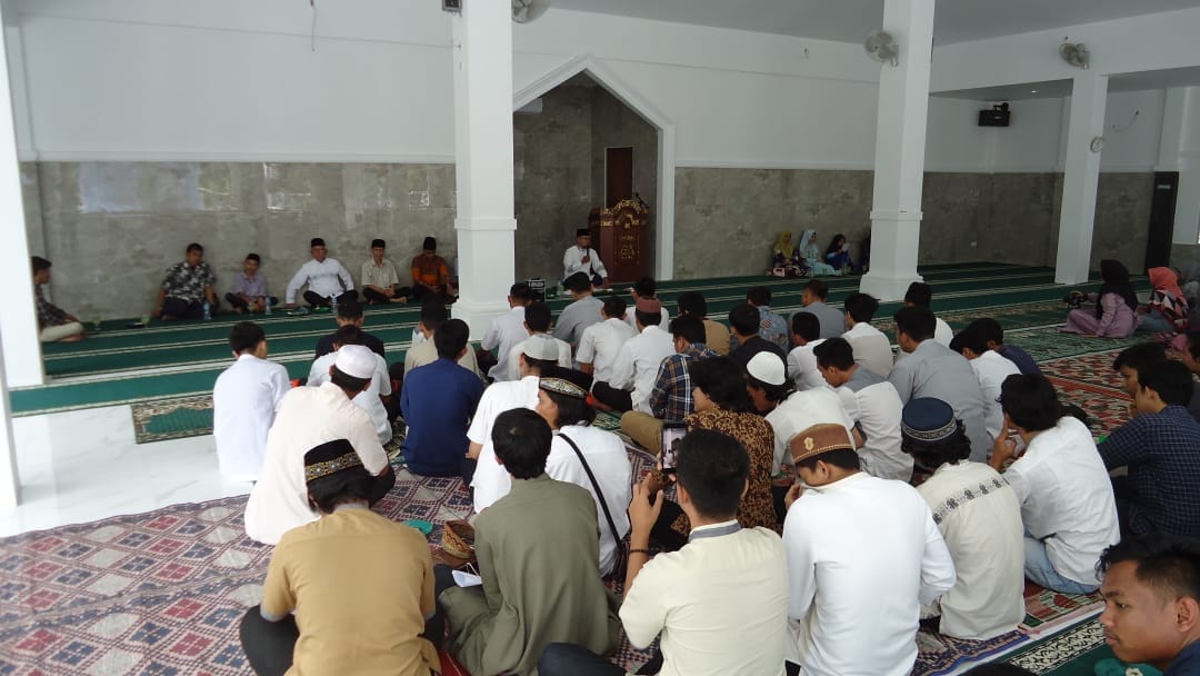 Meneladani Rasulullah melalui Peringatan Maulid Nabi