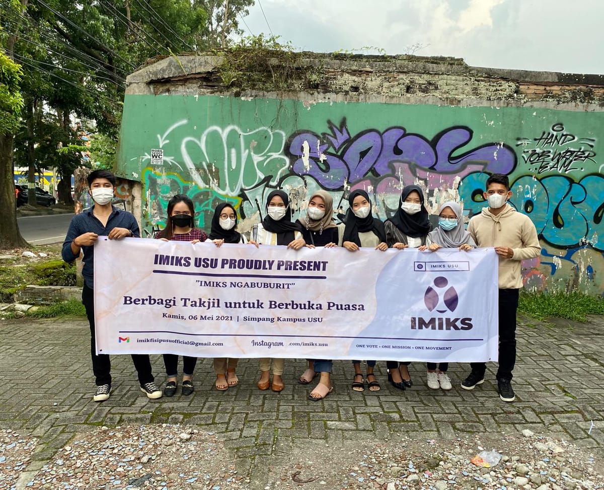 Berbagi Takjil Gratis, Ketua IMIKS Harap Kegiatan Dapat Bermanfaat dan Jadi Ladang Pahala