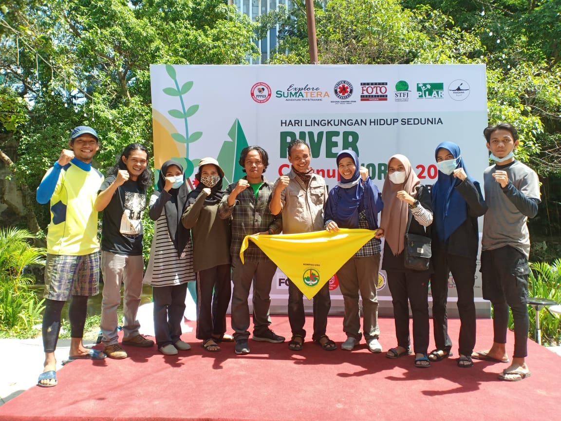 KOMPAS USU Ikut Serta dalam River Cleanup World 2021