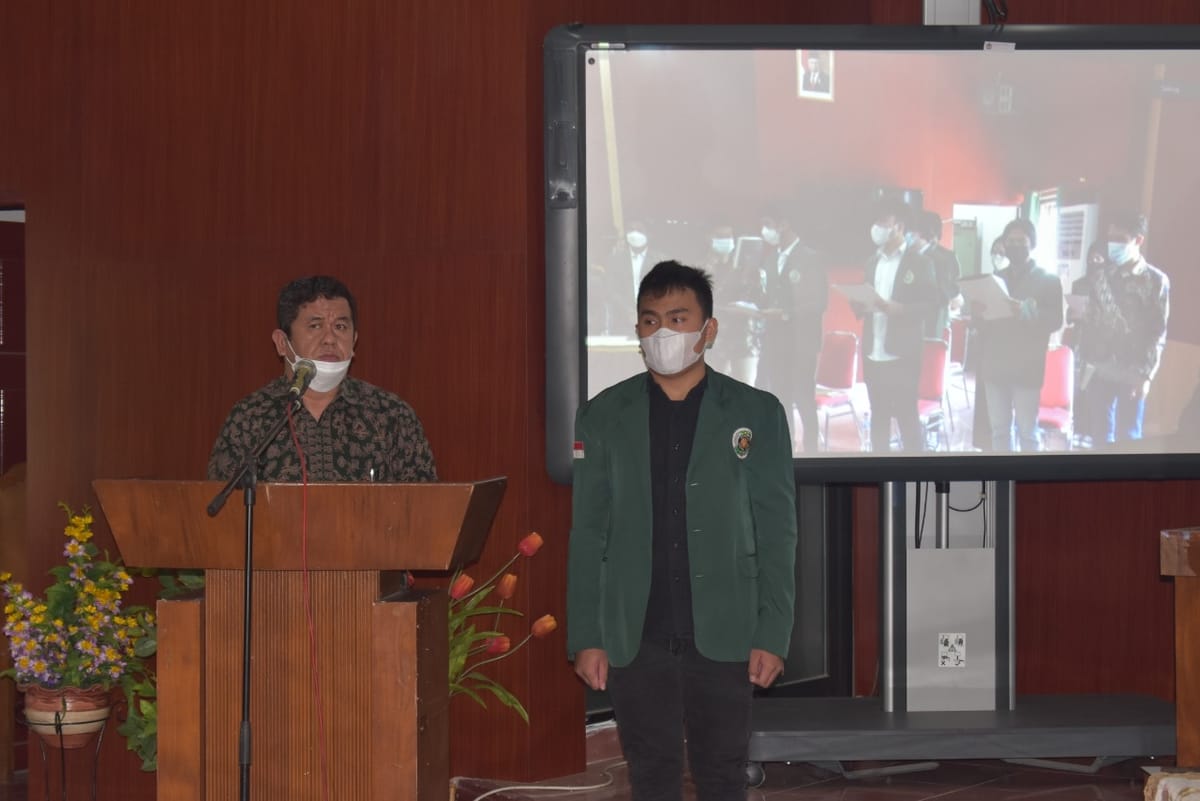 Dihadiri Lawan Politik, Dekan FH USU Apresiasi dan Pimpin Pelantikan MPMF dan PEMA Fakultas Hukum!