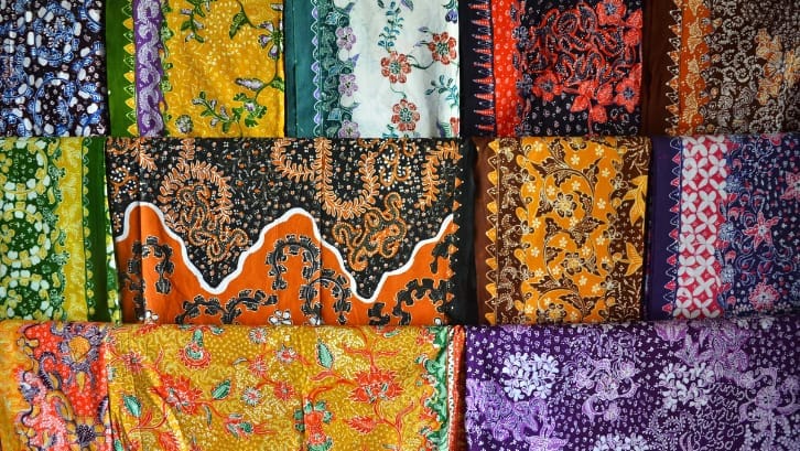 Peringati Hari Batik Nasional dengan Mengenal Lebih Jauh Batik-Batik Nusantara!