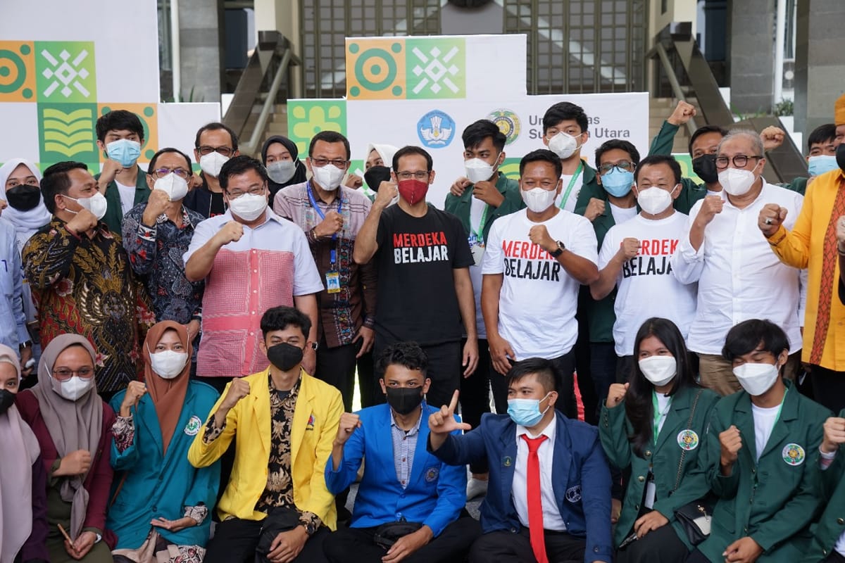 Kolaborasi 4 PEMA Fakultas, Rilis Kajian Rapor Merah Pendidikan Indonesia Dalam Pandemi COVID-19