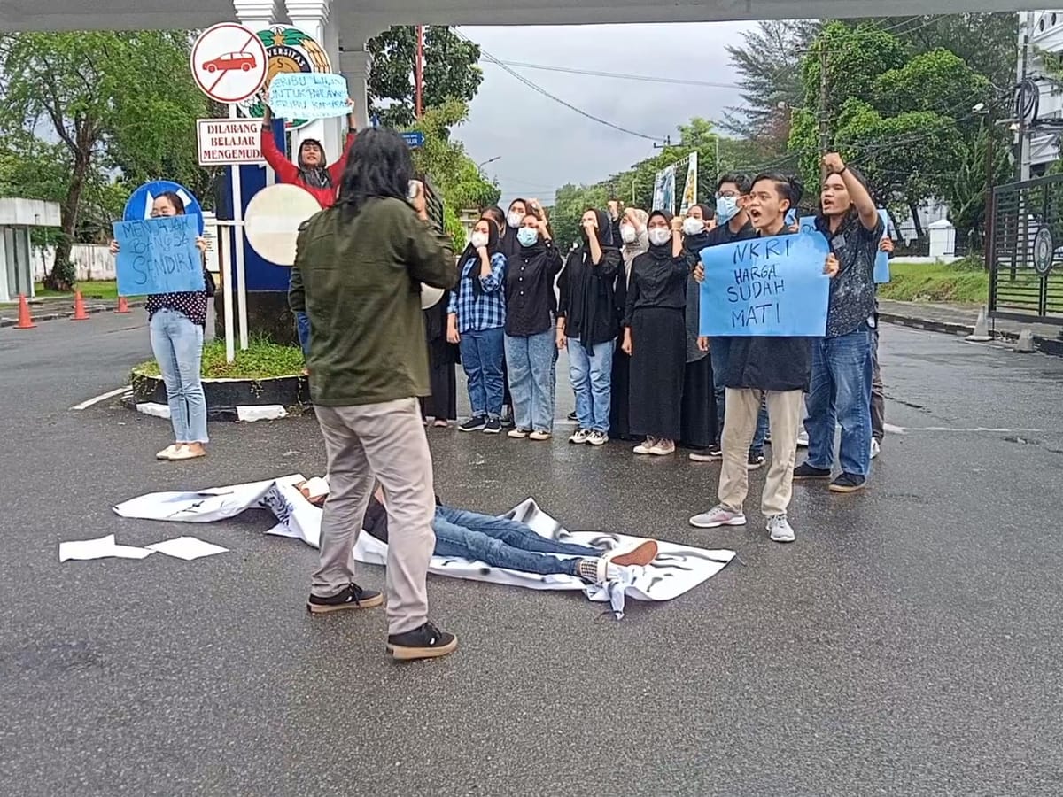 Prodi Ilmu Sejarah Warnai Hari Pahlawan Dengan Aksi Theatrical