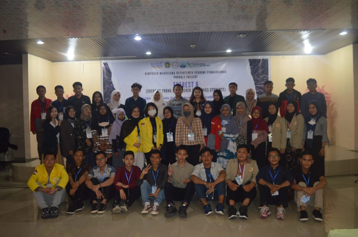 Dorong Generasi Muda Wujudkan Momen Emas Indonesia, HMD Ekonomi Pembangunan FEB USU Adakan National Paper Competition